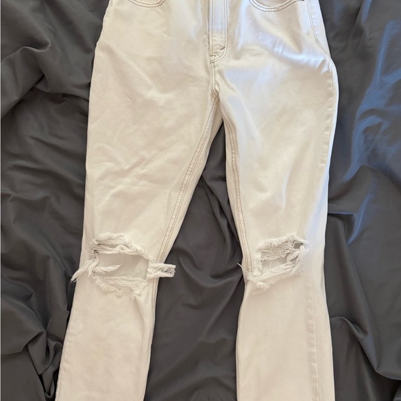 Abercrombie & Fitch Denim - Abercrombie & Fitch Off-White Ripped Ankle Jeans